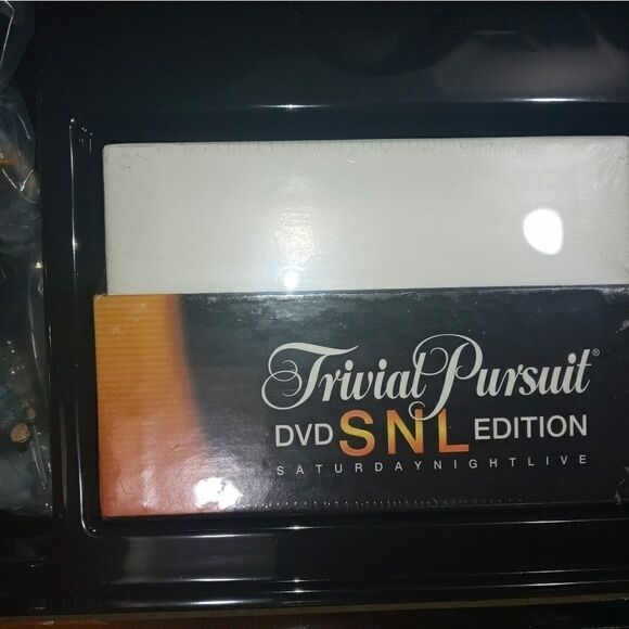 Milton Bradley Trivial Pursuit: SNL Saturday Night - Picture 9 of 9